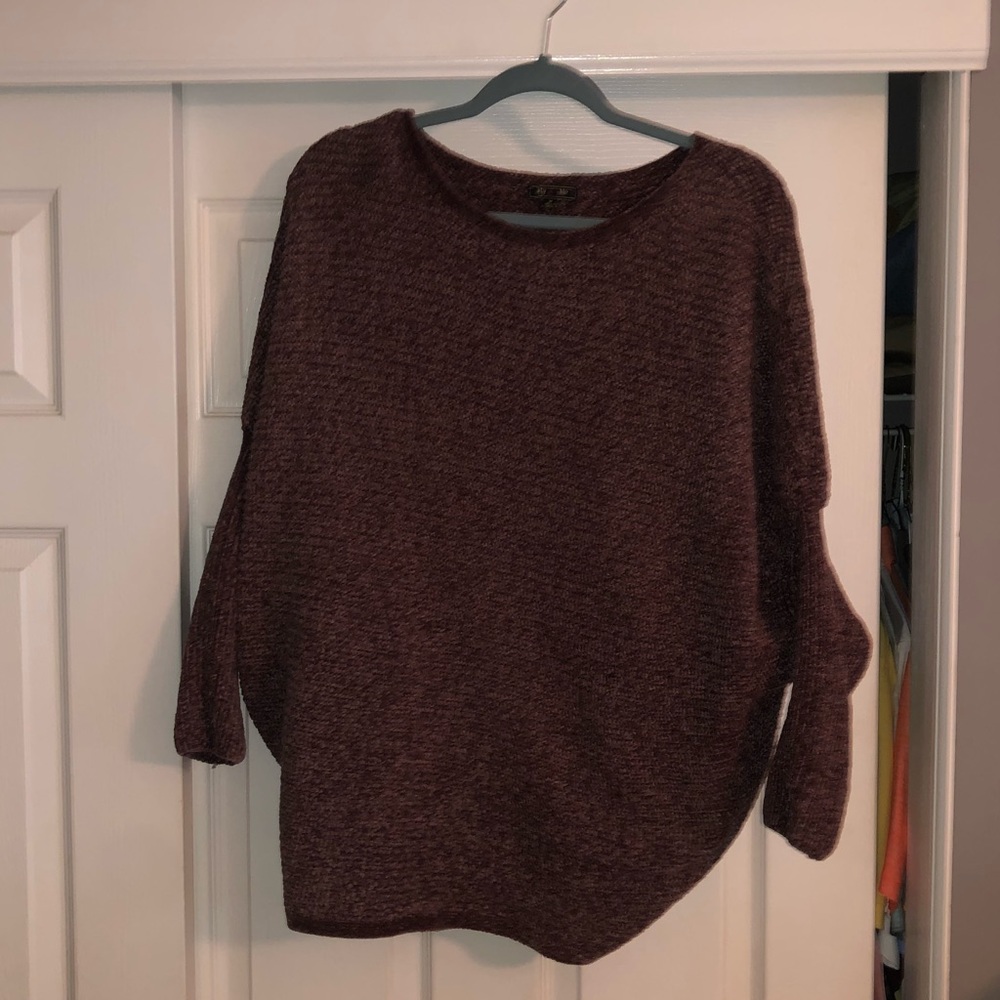 Maroon sweater